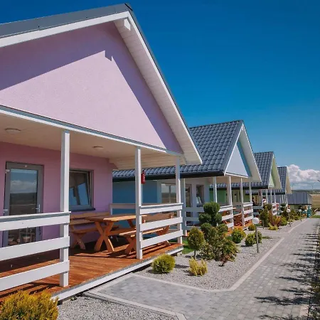Semesterbostad Comfortable, Single-story With Terraces *